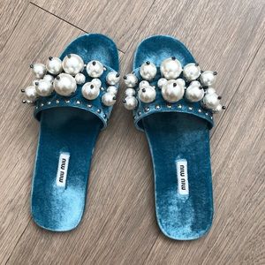 miu miu pearl slides